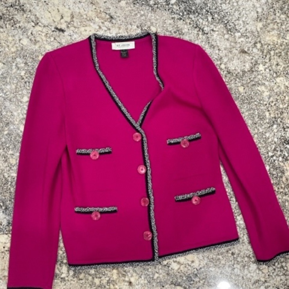 St. John knit Top Magenta Size 4